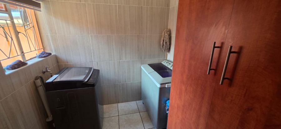 4 Bedroom Property for Sale in Meiringspark North West